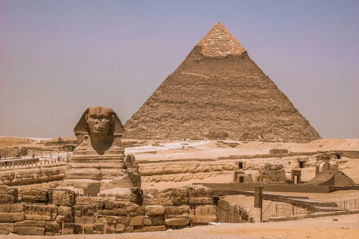 Pyramid of egypt during daytime