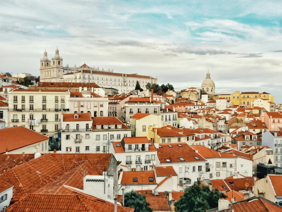 City landscape photography during daytime