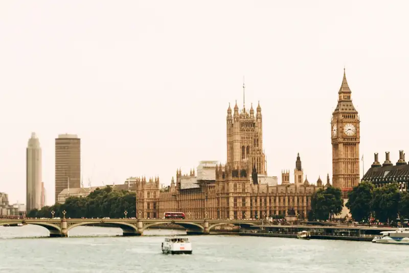 Landscape photography of Big Ben under white sky